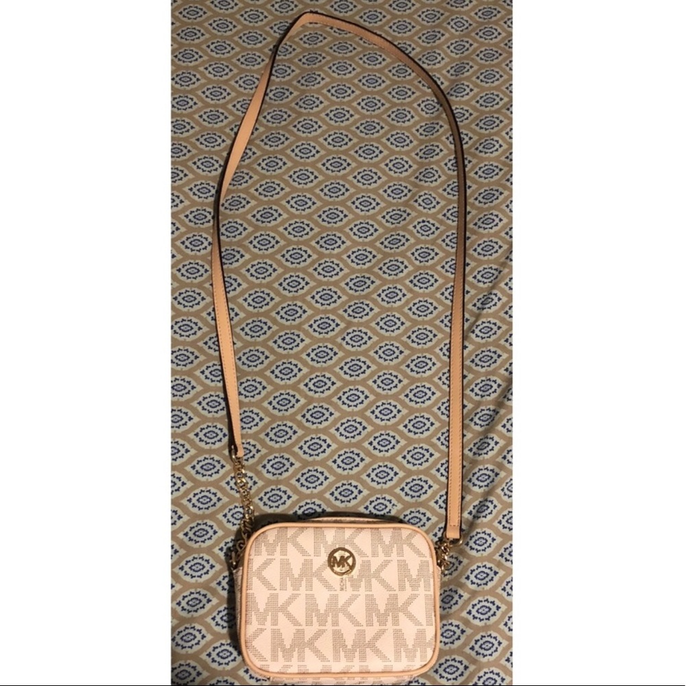 Michael Kors white side purse